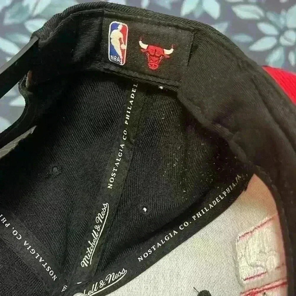 Chicago Bulls Cap - Lot of 2 - Picture 15 of 15